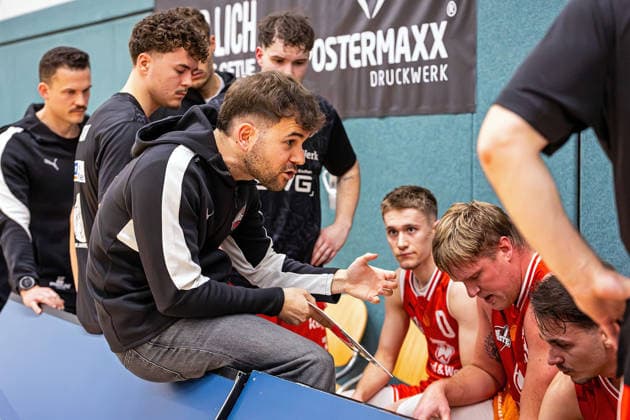 29.11.2025, xovx, Basketball 1. Regionalliga Südwest, Lich Basketball - ROTH Energie Gießen Pointers Trainer Lucas Nasev (Lich Basketball) Lich Dietrich-Bonhoeffer-Halle Hessen Deutschland (DE)