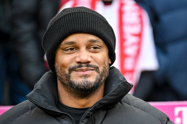 Trainer Vincent Kompany (Bayern München) Schaut waehrend des spiels der Bundesliga zwischen FC Bayern München und FC St. Pauli, Allianz Arena am 29. November 2025 in München, Deutschland. (Foto von Harry Langer DeFodi Images) +++ Trainer Vincent Kompany (Bayern München) Looks on during the Bundesliga match between FC Bayern München and FC St. Pauli at Allianz Arena on November 29, 2025 in München, Germany. (Photo by Harry Langer DeFodi Images) DFL regulations prohibit any use of photographs as image sequences and or quasi-video. (Photo by Harry Langer DeFodi Images) DFL regulations prohibit any use of photographs as image sequences and or quasi-video.