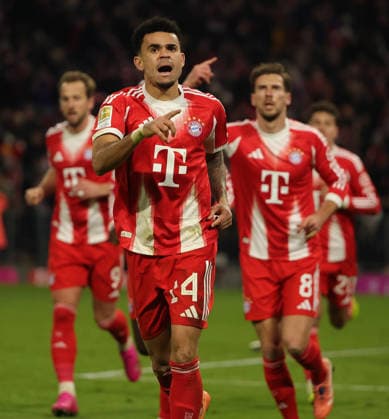 29.11.2025,1. Bundesliga, FC Bayern Muenchen vs St Pauli, Allianz Arena Muenchen, Fussball, im Bild: 2:1 Jubel mit Leon Goretzka (FC Bayern Muenchen), Harry Kane (FC Bayern Muenchen) und Luis Diaz (FC Bayern Muenchen)