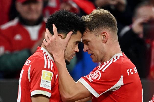 Torjubel v.li: Luis DIAZ (Bayern Muenchen), Joshua KIMMICH (Bayern Muenchen), Jubel,Freude,Begeisterung,Aktion. Fussball 1. Bundesliga Saison 2025 2026, 12.Spieltag, Spieltag12 FC Bayern Muenchen - FC St. Pauli 3-1 am 29.11.2025 , A L L I A N Z A R E N A.