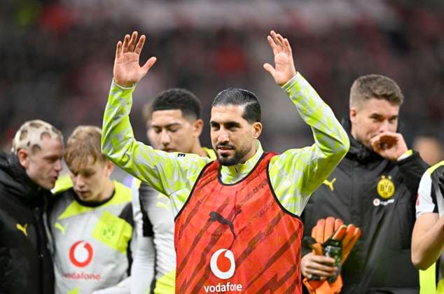 Schlussjubel Emre Can (Borussia Dortmund). Fussball 1. Bundesliga,12.Spieltag, Bayer 04 Leverkusen - Borussia Dortmund 1:2, am 29.11.2025 in Leverkusen Deutschland. DFL regulations prohibit any use of photographs as image sequences and or quasi-video Â