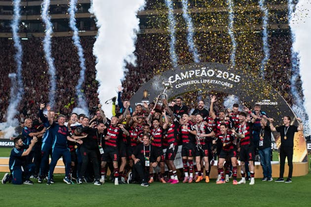 LIMA, PERU - NOVEMBER 29: Players of Flamengo celebrating after winning the Copa CONMEBOL Libertadores Final between Palmeiras and Flamengo at Monumental U Stadium, Lima, Peru.(Riquelve Nata Sports Press Photo) Copyright: xRiquelvexNata SPPx Sportspressphoto_SPR67552