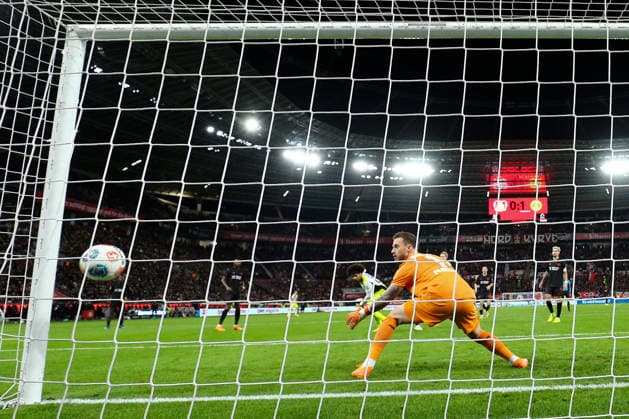 Leverkusen, BayArena, 29.11.25, GER, Herren, 1. Bundesliga, Saison 2025 - 2026, Bayer 04 Leverkusen - Borussia Dortmund, Karim Adeyemi (Borussia Dortmund) macht das Tor zum 0:2 DFB DFL REGULATIONS PROHIBIT ANY USE OF PHOTOGRAPHS AS IMAGE SEQUENCES AND OR QUASI-VIDEO. *** Leverkusen, BayArena, 29 11 25, GER, Men, 1 Bundesliga, Season 2025 2026, Bayer 04 Leverkusen Borussia Dortmund, Karim Adeyemi Borussia Dortmund scores the goal to 0 2 DFB DFL REGULATIONS PROHIBIT ANY USE OF PHOTOGRAPHS AS IMAGE SEQUENCES AND OR QUASI VIDEO Copyright: JoachimxBywaletz xJB-Sportfoto