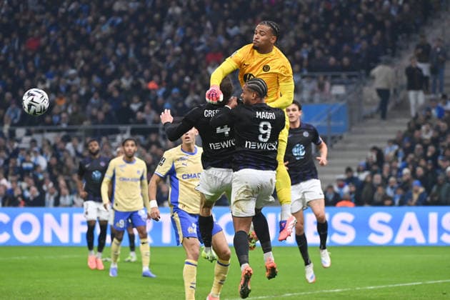 Olympique de Marseille v Toulouse FC - Ligue 1 McDonald s 2025 2026 01 Guillaume RESTES (tfc) during the Ligue 1 McDonald s match between Olympique de Marseille and Toulouse FC at Stade Velodrome on November 29, 2025 in Marseille, France. Marseille France  Copyright: xFEPx 776348217
