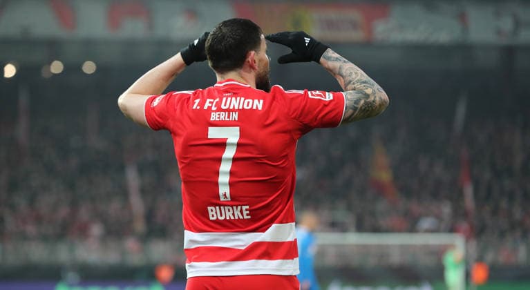 Oliver Burke enttäuscht nach vergebener Torchance Enttäuschung Aktion Oberkörper Fußball Fussball Bundesliga Herren DFL 12. Spieltag Saison 2025 2026 29.11.2025 1.FC Union Berlin FCU vs. 1.FC Heidenheim FCH DFL regulations prohibit any use of photographs as image sequences and or quasi-video.