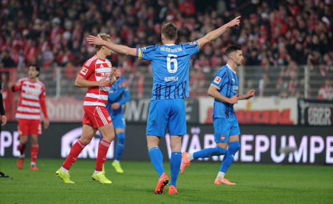 Patrick Mainka zeigend, gestikulierend Einzelbild Freisteller Aktion Fußball Fussball Bundesliga Herren DFL 12. Spieltag Saison 2025 2026 29.11.2025 1.FC Union Berlin FCU vs. 1.FC Heidenheim FCH DFL regulations prohibit any use of photographs as image sequences and or quasi-video.