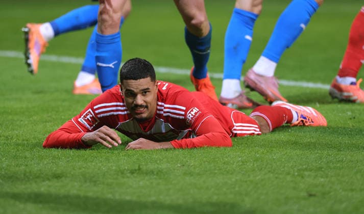 Danilho Doekhi enttäuscht nach vergebener Torchance Enttäuschung Fußball Fussball Bundesliga Herren DFL 12. Spieltag Saison 2025 2026 29.11.2025 1.FC Union Berlin FCU vs. 1.FC Heidenheim FCH DFL regulations prohibit any use of photographs as image sequences and or quasi-video.