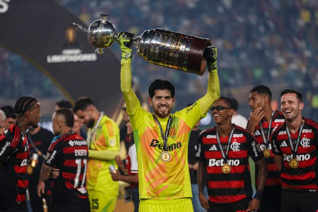 Palmeiras v Flamengo - Copa CONMEBOL Libertadores 2025 Final Lima, Peru - November 29: Goalkeeper Agustin Rossi of Flamengo celebrates after winning the Copa CONMEBOL Libertadores 2025 Final match between Palmeiras and Flamengo at Estadio Monumental U de Lima. Copyright: xLatinxSportxImagesx