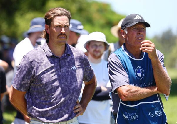 GOLF AUSTRALIAN PGA, Golf Herren Australia s Anthony Quayle alongside his caddie Steve Williams during the Final Round of the Australian PGA Championship at Royal Queensland Golf Club in Brisbane, Sunday, November 30, 2025. ( NO ARCHIVING, EDITORIAL USE ONLY BRISBANE QUEENSLAND AUSTRALIA  Copyright: xx 20251130118805922400