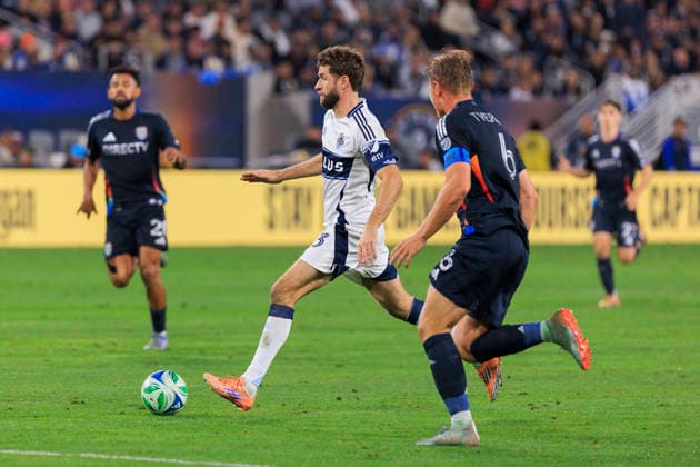 November 29, 2025, San Diego, California, USA: Thomas Muller 13 of Vancouver Whitecaps with the ball during the Audi 2025 MLS, Fussball Herren, USA Cup Playoffs Western Conference Final match against the San Diego FC on Saturday November 29, 2025 at Snapdragon Stadium in San Diego, California. Vancouver Whitecaps defeat San Diego FC, 3-1. JAVIER ROJAS PI San Diego USA - ZUMAp124 20251129_zaa_p124_008 Copyright: xJavierxRojasx