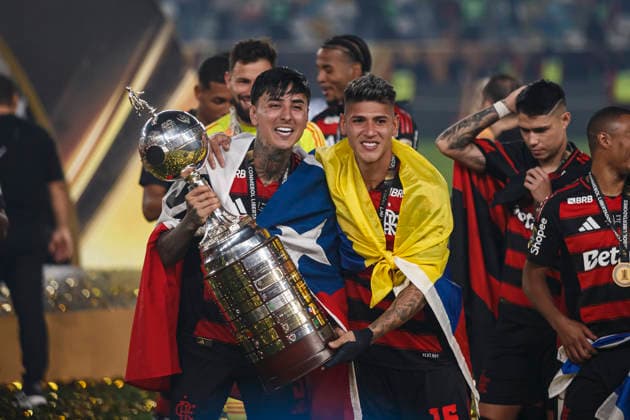 Palmeiras v Flamengo - Copa CONMEBOL Libertadores 2025 Final Lima, Peru - November 29: Erick Pulgar and Jorge Carrascal of Flamengo celebrates with trophy after winning the Copa CONMEBOL Libertadores 2025 Final match between Palmeiras and Flamengo at Estadio Monumental U de Lima. Copyright: xLatinxSportxImagesx