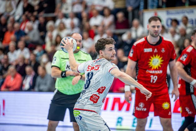 2. Handball Bundesliga; TV Hüttenberg - TuS N-Lübbecke, 29.11.25 Tim Rüdiger (TV Hüttenberg, 18), Yannick Dräger (TuS N-Lübbecke, 19) 2. Handball Bundesliga; TV Hüttenberg - TuS N-Lübbecke: Hüttenberg, 29.11.25 Copyright: xBEAUTIFULxSPORTS Roeczeyx