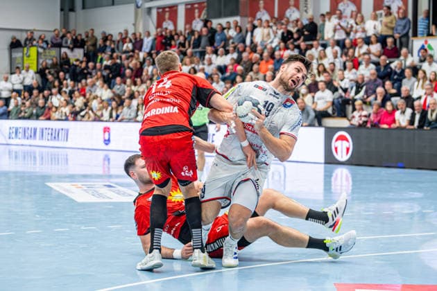 2. Handball Bundesliga; TV Hüttenberg - TuS N-Lübbecke, 29.11.25 Vit Reichl (TV Hüttenberg, 19), Alexander Schulze (TuS N-Lübbecke, 14), Yannick Dräger (TuS N-Lübbecke, 19) 2. Handball Bundesliga; TV Hüttenberg - TuS N-Lübbecke: Hüttenberg, 29.11.25 Copyright: xBEAUTIFULxSPORTS Roeczeyx