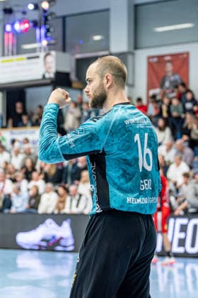 2. Handball Bundesliga; TV Hüttenberg - TuS N-Lübbecke, 29.11.25 Fredrik Genz (TuS N-Lübbecke, 16) 2. Handball Bundesliga; TV Hüttenberg - TuS N-Lübbecke: Hüttenberg, 29.11.25 Copyright: xBEAUTIFULxSPORTS Roeczeyx