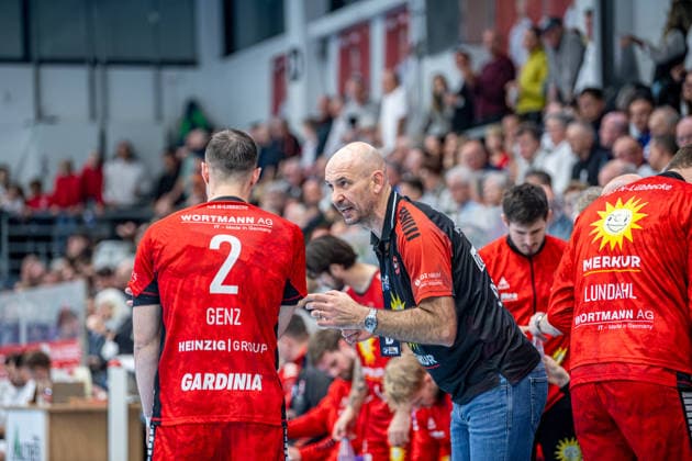 2. Handball Bundesliga; TV Hüttenberg - TuS N-Lübbecke, 29.11.25 Davor Dominikovic (TuS N-Lübbecke), Jo Gerrit Genz (TuS N-Lübbecke, 2) 2. Handball Bundesliga; TV Hüttenberg - TuS N-Lübbecke: Hüttenberg, 29.11.25 Copyright: xBEAUTIFULxSPORTS Roeczeyx