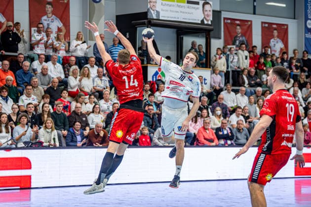 2. Handball Bundesliga; TV Hüttenberg - TuS N-Lübbecke, 29.11.25 Paul Ohl (TV Hüttenberg, 10), Alexander Schulze (TuS N-Lübbecke, 14), Yannick Dräger (TuS N-Lübbecke, 19), 2. Handball Bundesliga; TV Hüttenberg - TuS N-Lübbecke: Hüttenberg, 29.11.25 Copyright: xBEAUTIFULxSPORTS Roeczeyx