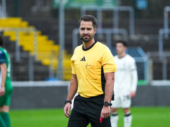 Luca Marx (Schiedsrichter) FC Guetersloh vs. Borussia Moenchengladbach U23, Fussball, Regionalliga West, 17. Spieltag, Saison 2025 2026, 29.11.2025 FC Guetersloh vs. Borussia Moenchengladbach U23, Fussball, Regionalliga West, 17. Spieltag, Saison 2025 2026, 29.11.2025 Guetersloh Copyright: xEibner-Pressefoto DamianxKruczynx EP_DKI