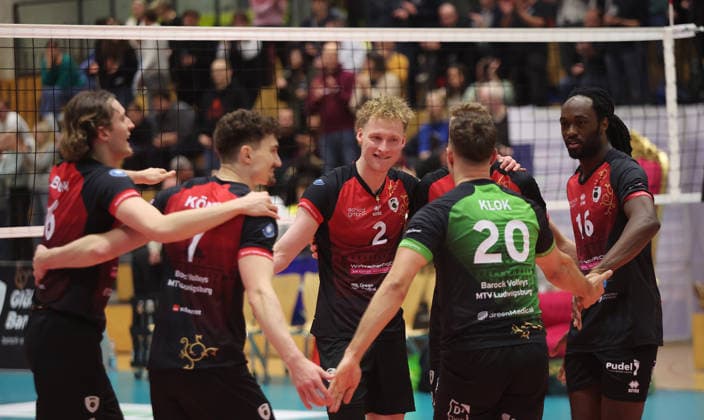 Ludwigsburg , Volleyball Bundesliga , Barock Volleys MTV Ludwigsburg vs. Energiequelle Netzhoppers KW Königs Wusterhausen , Jubel Ludwigsburg , 2: Philipp Herrmann