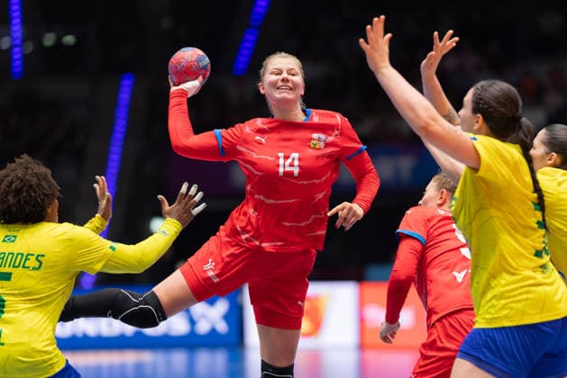 Brasilien - Tschechien, IHF Handball-WM der Frauen Kamila Kordovska (Tschechien, 14). Vorrundenspiel der Handball-WM der Frauen zwischen Brasilien und Tschechien am 29. November 2025 in der Porsche-Arena in Stuttgart., Stuttgart Baden-Württemberg Deutschland Porsche-Arena