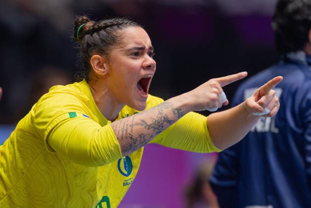 Brasilien - Tschechien, IHF Handball-WM der Frauen Milena Maria De Souza Menezes (Brasilien, 19). Vorrundenspiel der Handball-WM der Frauen zwischen Brasilien und Tschechien am 29. November 2025 in der Porsche-Arena in Stuttgart., Stuttgart Baden-Württemberg Deutschland Porsche-Arena