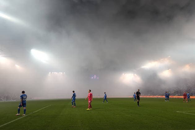 29.11.2025 Fußball Herren 2025 2026 2. Bundesliga 14. Spieltag 1. FC Magdeburg - 1. FC Nürnberg Avnet Arena Magdeburg Sicht auf das Spielfeld während der Spielunterbrechung. Die Choreographien beider Fanlager sorgten für eine eingeschränkte Sicht. Magdeburg Sachsen-Anhalt Deutschland