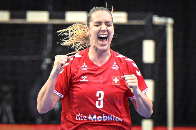 Niederlande, Handball, Weltmeisterschaft der Frauen 2025, Schweiz vs Senegal, 29.11.2025, Maaspoort Sports & Events, s-Hertogenbosch, Niederlande, ausgelassener Jubel von Kerstin Kündig (Schweiz, 3) Copyright: xMarkusxVerwimpx