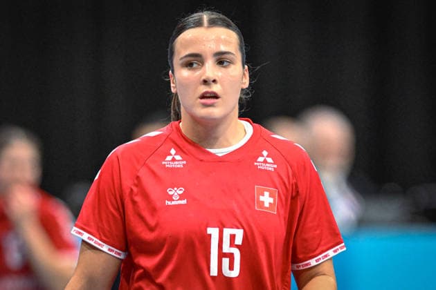 Niederlande, Handball, Weltmeisterschaft der Frauen 2025, Schweiz vs Senegal, 29.11.2025, Maaspoort Sports & Events, s-Hertogenbosch, Niederlande, Norma Goldmann (Schweiz, 15) Copyright: xMarkusxVerwimpx