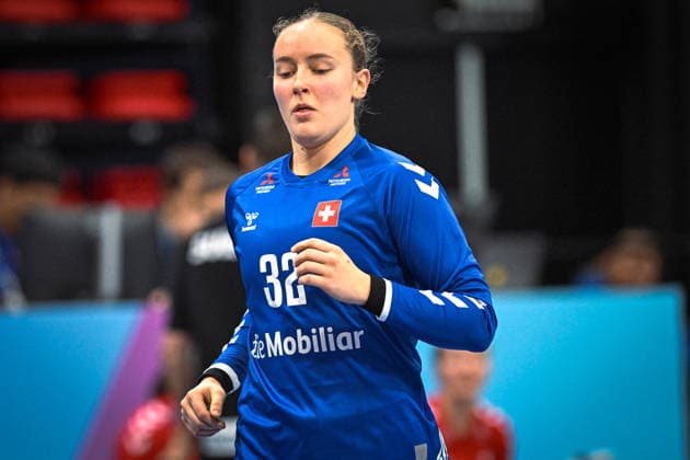 Niederlande, Handball, Weltmeisterschaft der Frauen 2025, Schweiz vs Senegal, 29.11.2025, Maaspoort Sports & Events, s-Hertogenbosch, Niederlande, Seraina Kuratli (Schweiz, 32) Copyright: xMarkusxVerwimpx