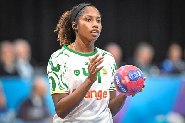 Niederlande, Handball, Weltmeisterschaft der Frauen 2025, Schweiz vs Senegal, 29.11.2025, Maaspoort Sports & Events, s-Hertogenbosch, Niederlande, Raissa Dapina (Senegal, 44) Copyright: xMarkusxVerwimpx