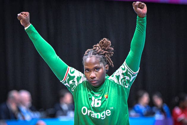 Niederlande, Handball, Weltmeisterschaft der Frauen 2025, Schweiz vs Senegal, 29.11.2025, Maaspoort Sports & Events, s-Hertogenbosch, Niederlande, Justizia Toubissa Elbeco (Senegal, 16) jubelt Copyright: xMarkusxVerwimpx