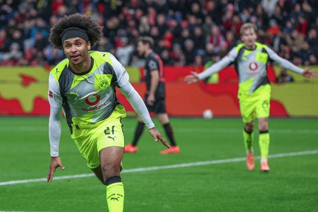 1. Bundesliga - Bayer 04 Leverkusen - Borussia Dortmund am 29.11.2025 in der BayArena in Leverkusen Jubel, Torjubel, Torschuetze, Torschütze Serhou Guirassy (Dortmund 9) jubelt nach seinem Tor zum 0 zu 2