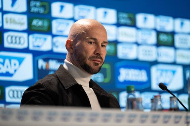 Pressekonferenz nach dem Spiel, Christian Ilzer (TSG 1899 Hoffenheim, Cheftrainer) GER, TSG 1899 Hoffenheim vs. FC Augsburg, Fussball, Herren, 1. Bundesliga, 12. Spieltag, Spielzeit 2025 2026, 29.11.2025, DFL DFB REGULATIONS PROHIBIT ANY USE OF PHOTOGRAPHS AS IMAGE SEQUENCES AND OR QUASI-VIDEO, GER, TSG 1899 Hoffenheim vs. FC Augsburg, Fussball, Herren, 1. Bundesliga, 12. Spieltag, Spielzeit 2025 2026, 29.11.2025 Sinsheim Copyright: xEibner-Pressefoto WolfgangxFrankx EP_WFK