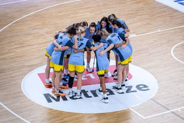 Basketball Berlin 29.11.2025 Saison 2025 2026 DBBL 1. Bundesliga Frauen, Damen Alba Berlin - Eisvögel USC Freiburg Team Huddle
