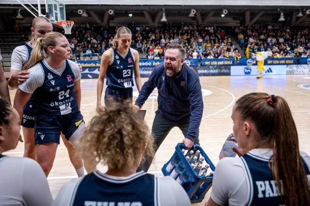 Basketball Berlin 29.11.2025 Saison 2025 2026 DBBL 1. Bundesliga Frauen, Damen Alba Berlin - Eisvögel USC Freiburg Stefan Möller (Freiburg, Trainer)