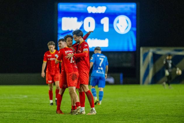 Fussball, Regionalliga Nord, BW Lohne - Bremer SV, 21. Spieltag, Spielzeit 2025 2026, 29.11.2025 Bremer Spieler nach dem Abpfiff , Lohne Heinz-Dettmer-Stadion Niedersachsen Deutschland