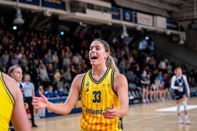 Basketball Berlin 29.11.2025 Saison 2025 2026 DBBL 1. Bundesliga Frauen, Damen Alba Berlin - Eisvögel USC Freiburg Emily Kiser (Alba, No.33)