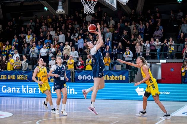 Basketball Berlin 29.11.2025 Saison 2025 2026 DBBL 1. Bundesliga Frauen, Damen Alba Berlin - Eisvögel USC Freiburg Antonia Kraushaar (Freiburg, No.23)