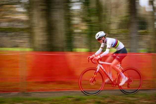 French Lise Revol pictured in action during the women s under 19 race at the Cyclocross World Cup cyclocross event in Flamanville, France, Sunday 30 November 2025, the 2nd stage (out of 12) in the World Cup of the 2025-2026 season. DAVIDxPINTENS  x145353190x