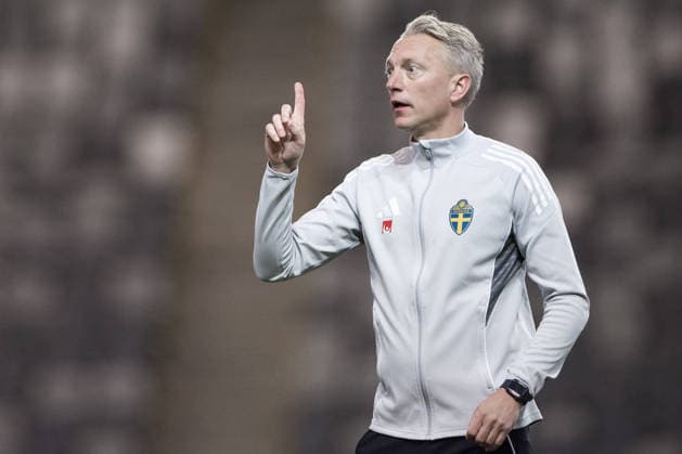 251130 Assistant coach Niklas Egnell during a training session with the Swedish women s national football team on November 30, 2025 in Stockholm. Photo: Kenta Jönsson BILDBYRAN COP 210 KJ0291 fotboll football soccer fotball träning practice training sverige sweden dam bbeng Copyright: KENTAxJÖNSSON BB251130KJ008