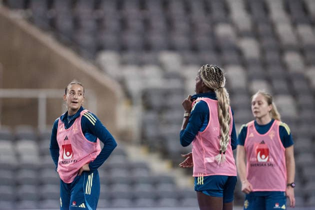 251130 Rosa Kafaji during a training session with the Swedish women s national football team on November 30, 2025 in Stockholm. Photo: Kenta Jönsson BILDBYRAN COP 210 KJ0291 fotboll football soccer fotball träning practice training sverige sweden dam bbeng Copyright: KENTAxJÖNSSON BB251130KJ015