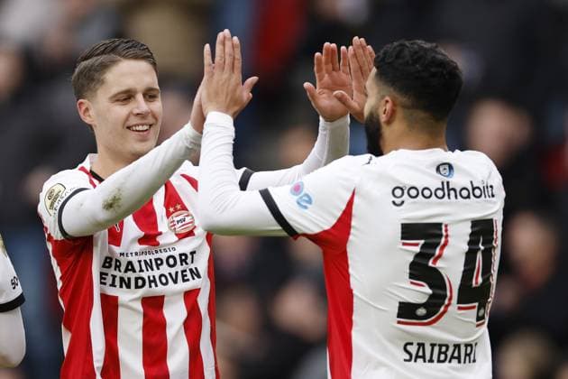 EINDHOVEN - (L-R) Joey Veerman of PSV Eindhoven and Ismael Saibari of PSV Eindhoven celebrate the 1-0 goal during the Dutch Eredivisie match between PSV Eindhoven and FC Volendam at the Phillips Stadium on November 30, 2025, in Eindhoven, Netherlands. ANP MAURICE VAN STEEN Eredivisie 2025-2026 xVIxANPxSportx xxANPxIVx 543464197 originalFilename: 543464197.jpg
