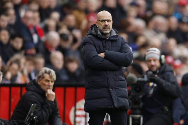 EINDHOVEN - PSV Eindhoven coach Peter Bosz during the Dutch Eredivisie match between PSV Eindhoven and FC Volendam at the Phillips Stadium on November 30, 2025, in Eindhoven, Netherlands. ANP MAURICE VAN STEEN Eredivisie 2025-2026 xVIxANPxSportx xxANPxIVx 543464566 originalFilename: 543464566.jpg