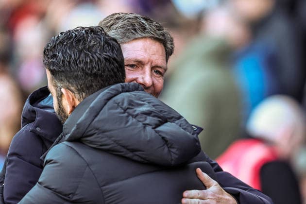 Premier League Crystal Palace v Manchester United, ManU Oliver Glasner manager of Crystal Palace embraces Ruben Amorim manager of Manchester United before the game during the Premier League match Crystal Palace vs Manchester United at Selhurst Park, London, United Kingdom, 30th November 2025 (Photo by Alfie Cosgrove News Images) London Selhurst Park Greater London United Kingdom Copyright: xAlfiexCosgrove NewsxImagesx