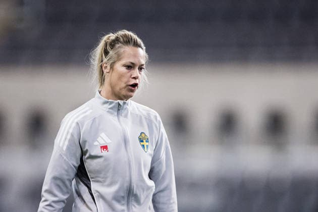 251130 Assistant coach Johanna Almgren during a training session with the Swedish women s national football team on November 30, 2025 in Stockholm. Photo: Kenta Jönsson BILDBYRAN COP 210 KJ0291 fotboll football soccer fotball träning practice training sverige sweden dam bbeng Copyright: KENTAxJÖNSSON BB251130KJ024