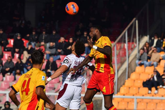 Lecce™s central defender Kialonda Gaspar (4 US Lecce) and Torino s Attacking Midfielder Tino Anjorin (14 Torino 1906 FC) in action during the Serie A Enilive soccer matchday 13 between US Lecce and Torino 1906 FC at the Via del Mare Stadium in Lecce, Italy, Sunday, November 30, 2025. (Credit Image: Giovanni Evangelista LaPresse)  Copyright: xGiovannixEvangelista LaPressex