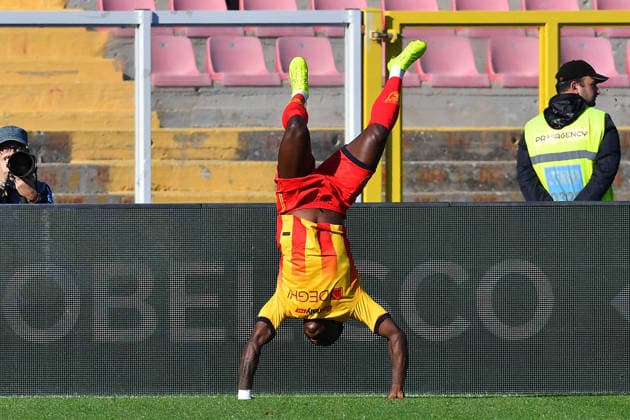 Lecce s left wing Lameck Banda (19 US Lecce) celebrates after scoring the team s second goal during the Serie A Enilive soccer matchday 13 between US Lecce and Torino 1906 FC at the Via del Mare Stadium in Lecce, Italy, Sunday, November 30, 2025. (Credit Image: Giovanni Evangelista LaPresse)  Copyright: xGiovannixEvangelista LaPressex
