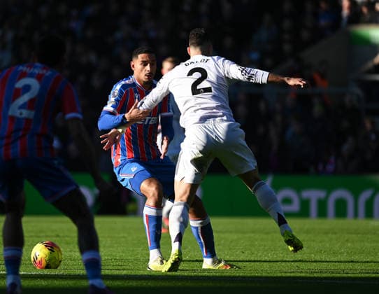 Crystal Palace v Manchester United, ManU Premier League Maxence Lacroix of Crystal Palace and Diogo Dalot of Manchester United battle for the ball during the Premier League match at Selhurst Park, London 30 11 2025 UK Newspapers OUT Copyright: xNigelxBramleyx FIL-22576-0012