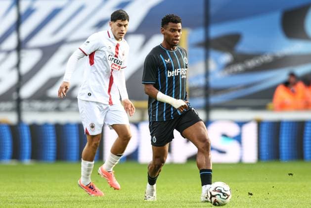 Club s Raphael Onyedika pictured in action during a soccer match between Club Brugge and Royal Antwerp FC, Sunday 30 November 2025 in Brugge, on day 16 of the 2025-2026 Jupiler Pro League first division of the Belgian championship. BRUNOxFAHY  x145366797x