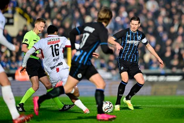 Club Brugge v Royal Antwerp FC - Jupiler Pro League BRUGGE, BELGIUM - NOVEMBER 30 : Vanaken Hans midfielder of Club Brugge during the Jupiler Pro League match between Club Brugge and Royal Antwerp FC on November 30, 2025 in Brugge, Belgium, 30 11 2025 Brugge Belgium  Copyright: xJanxDexMeuleneirx