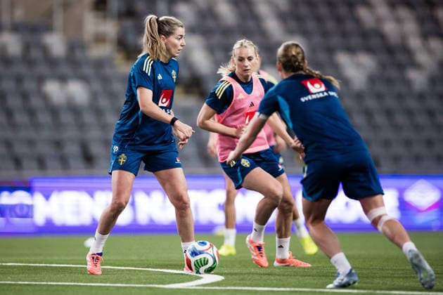 251130 Linda Sembrant during a training session with the Swedish women s national football team on November 30, 2025 in Stockholm. Photo: Kenta Jönsson BILDBYRAN COP 210 KJ0291 fotboll football soccer fotball träning practice training sverige sweden dam bbeng Copyright: KENTAxJÖNSSON BB251130KJ062